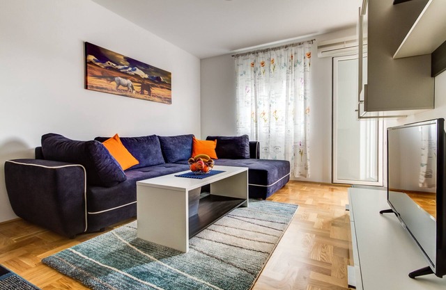 Sunny Bay Apartments With Balcony and Sea View