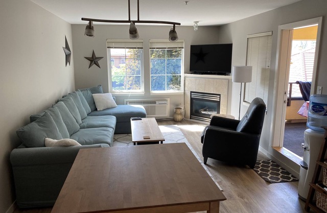 Sunny condo in Casa del Lago Osoyoos available for short term rental.