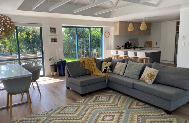Sunny Family Retreat on 9 Acres – Close to Mangawhai Village