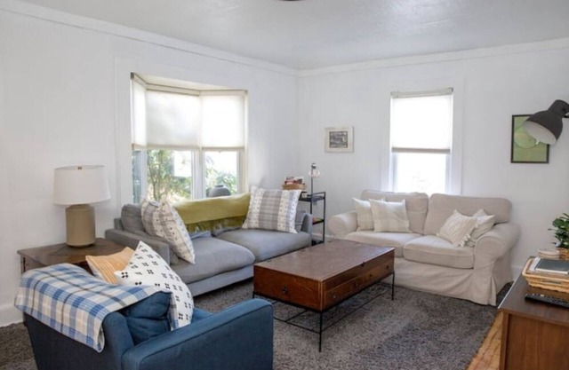 Sunny Home in the Heart of Fayetteville