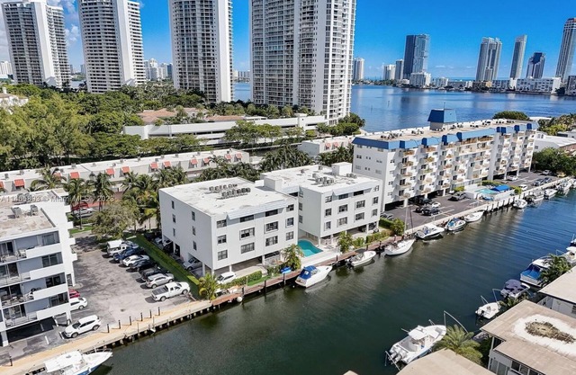 Sunny Isle, "Eastern Shores" North Miami Beach Paradise.