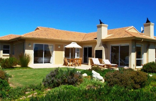 SUNNY LANGEBAAN GOLF VILLA