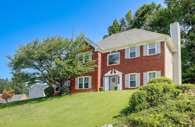 Sunny Lithonia Home about 7 Mi to Stone Mountain Park!