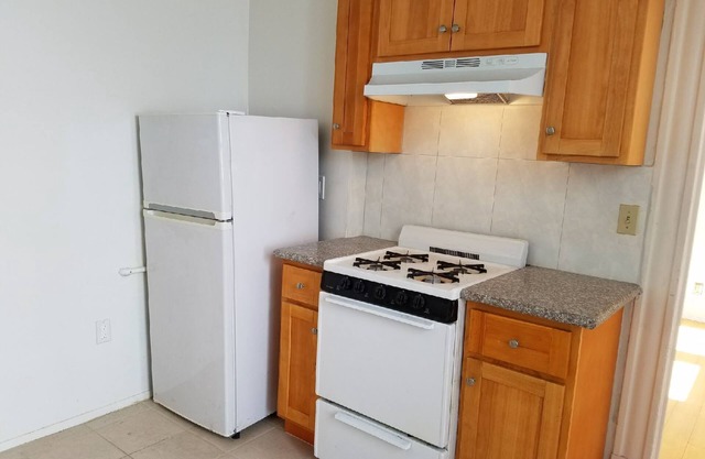 Sunny Mission Studio 60 days minimum stay