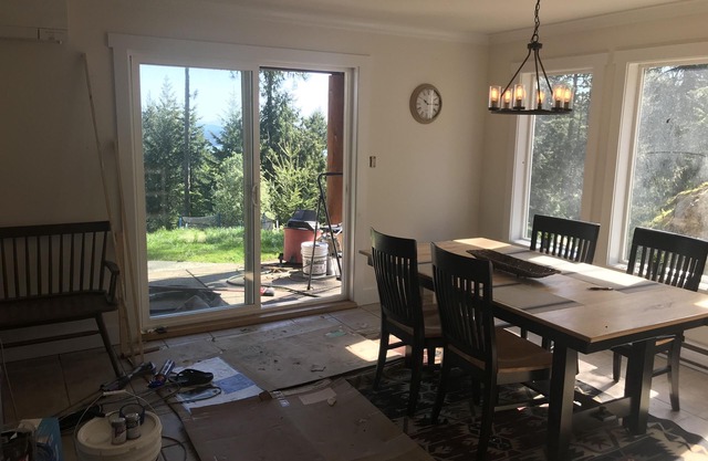 Sunny modern 2 bdrm farmhouse apartment on 13 rural acres; sea and ocean views