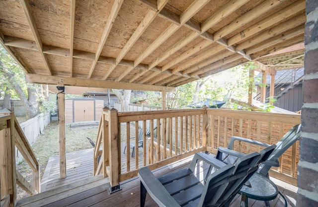 Sunny Multi Level House Close To Beach!