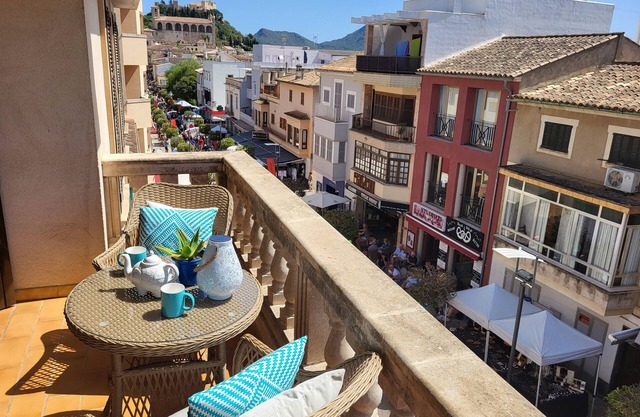 SUNNY PENTHOUSE ON THE MAIN PEDESTRIAN STREET. MEDIEVAL CASTLE VIEWS