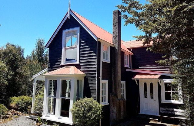 Sunny, Private Cottage in St Arnaud