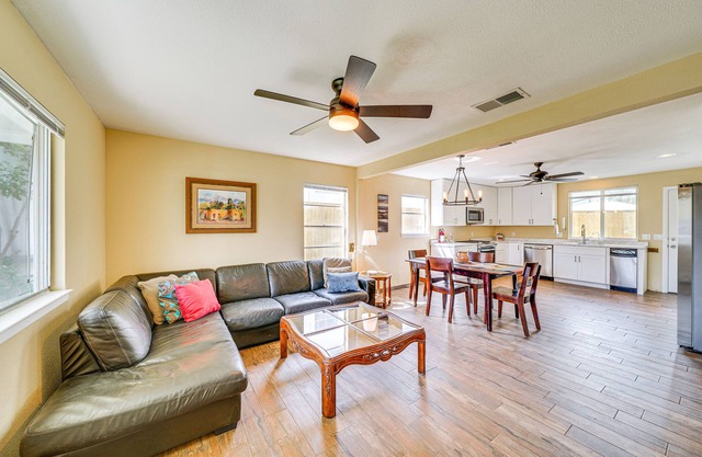 Sunny San Antonio Home Near Downtown: Pets Welcome