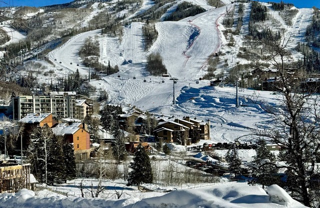 Sunny Steamboat ski condo with epic mountain views. Walk to resort base & lifts!