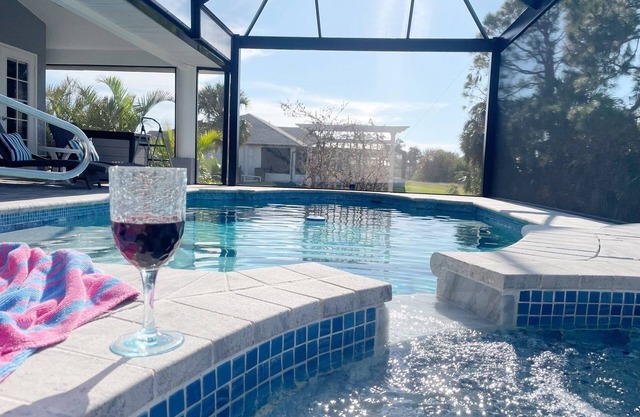 Sunny Suite Retreat! – 7 Bed, 4 Bath, FREE Heated Spa & Pool