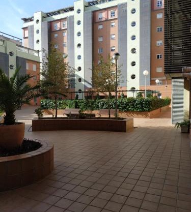 Sunny view Apartment with Five Beds check out 2 pm