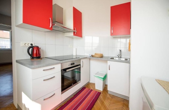 Sunny Villa Apartments