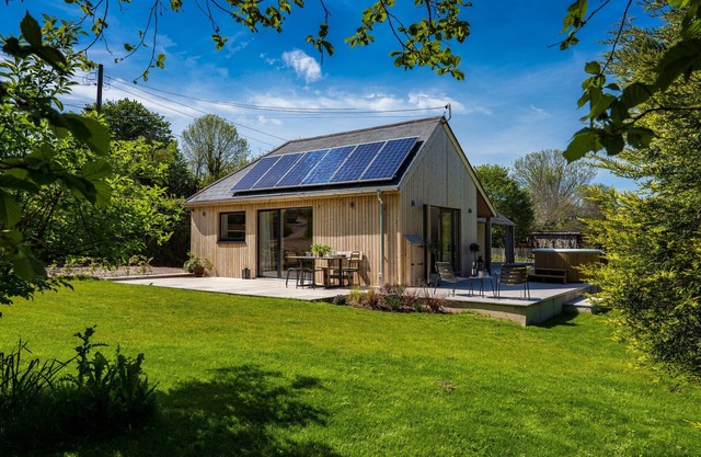 Sunnybrook - Carbon Neutral, Woodfired Hottub, near beach