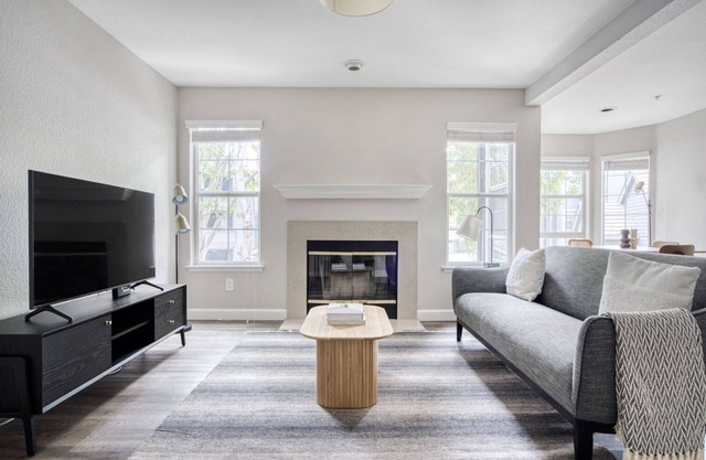 Sunnyvale 1BR w/Gym, Pool & Parking, near freeways, by Blueground