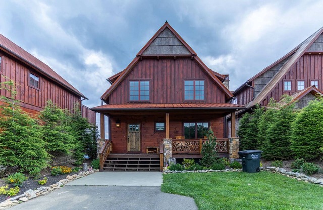 Sunrise Lodge at Eagles Nest- Great views, walking distance to amenities, Summer Concerts