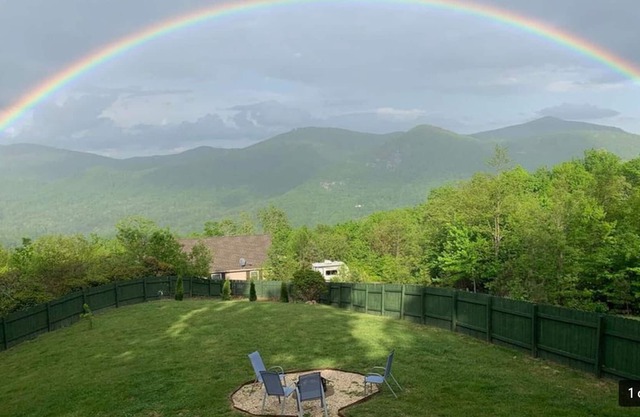 Sunrise Mountain View Cabin - Mr. Lake Lure Vacation Rentals