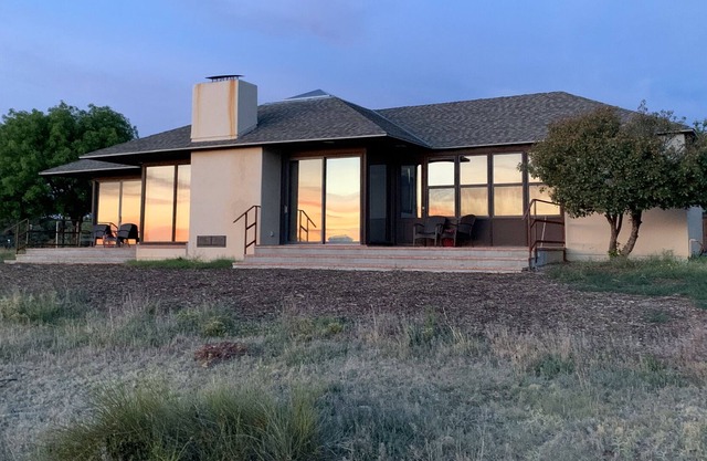 Sunrise Ranch Sonoita-Mountain Views and Wineries