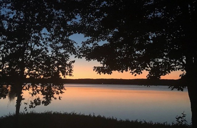Sunrise Retreat on Wolf Lake