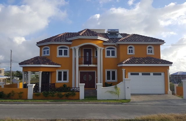 Sunrise Sanctuary: Modern studio apartment in a safe and friendly neighbourhood