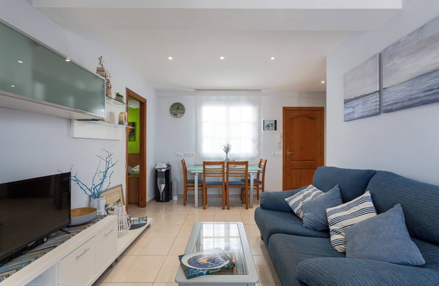 Sunset Apartment on the Paseo de Mar in Front of the Beach with Wi-Fi