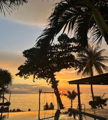 Sunset Beach Villas Free Shuttle Bus Pickup 10am and 12pm