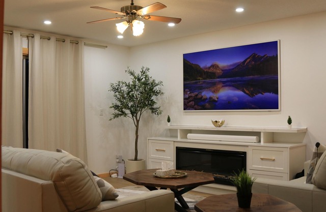 Sunset Bliss Cottage with Lake