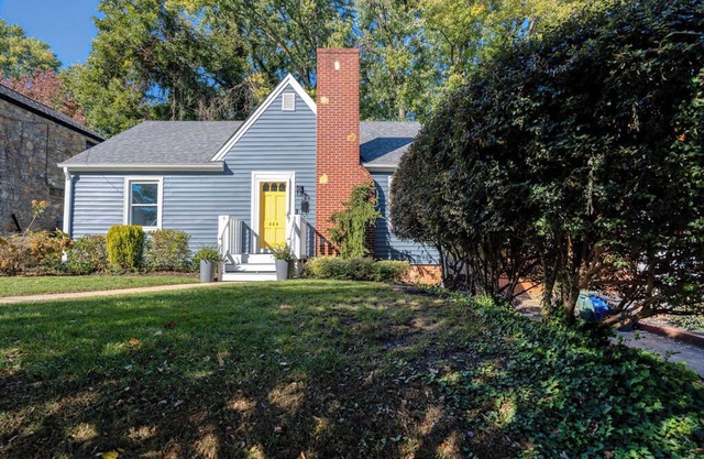 Sunset Cottage: Charming 2-bdrm house w/king bed in WinstonSalem; great locatio