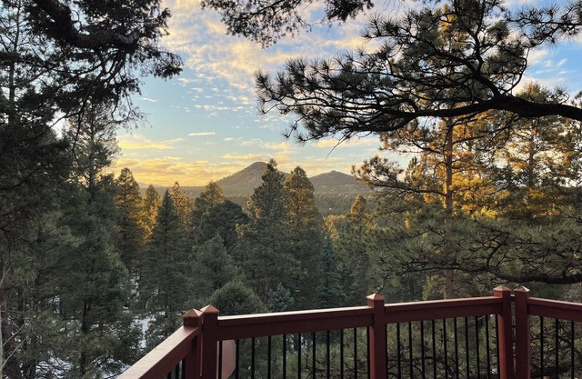 Sunset Grove: New Hot Tub-Stunning Views-Game Room