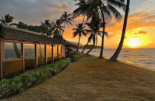 Sunset Hale - Oceanfront North Shore