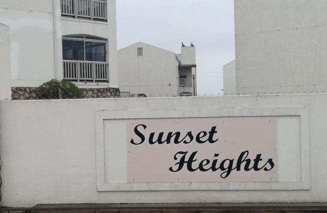 Sunset Heights, Sondela Close, Self Catering