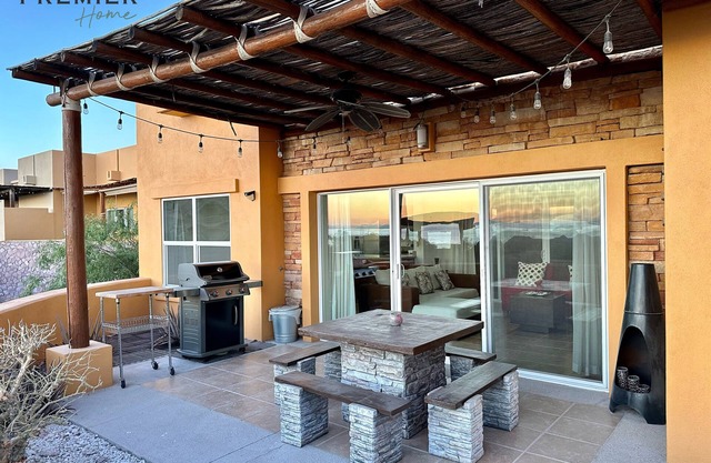"Sunset Home" w/Golf Cart & Beach Club Access