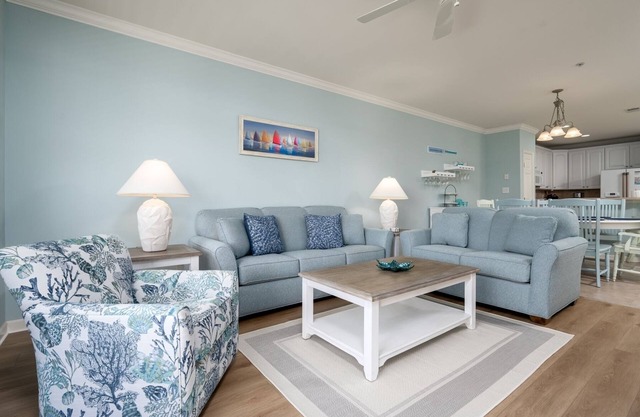 Sunset Island Condo, Indoor/Outdoor Pools, FREE Linen/Towel Pkg, Parking for 2