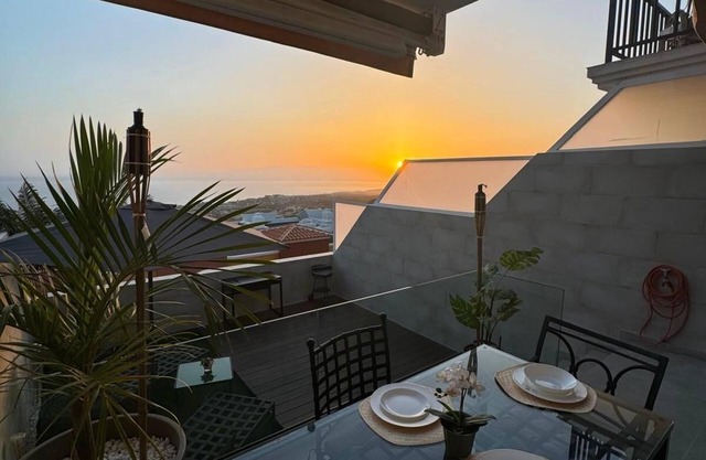 Sunset Luxe - Jacuzzi, Sea View , Netflix