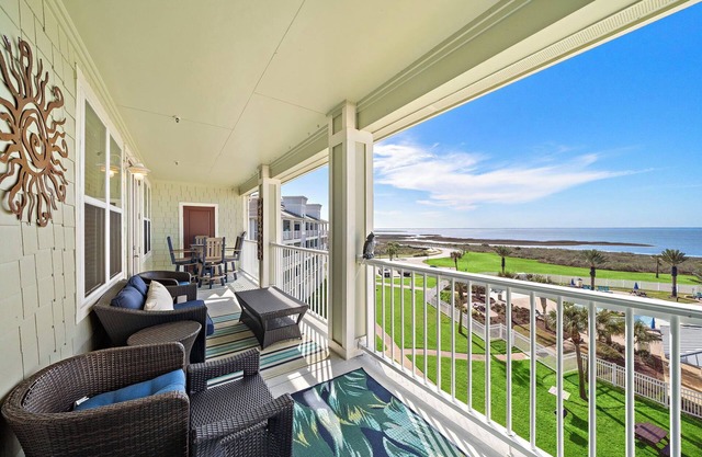 Sunset on the Bay | Pet-friendly, Pool Access