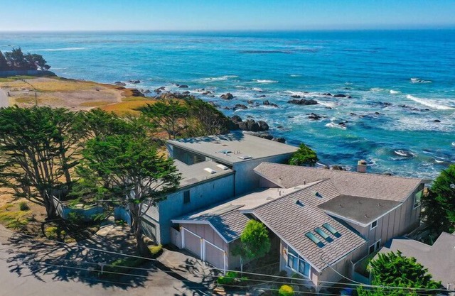 Sunset Sanctuary Oceanfront Luxury Monthly Only Newly remodeled