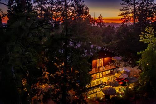 Sunset Summit Villa 2 min from Bass Lake