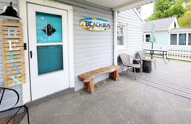 Sunset Views, Grilling, Short Walk to The Beach ~ Located on the Point