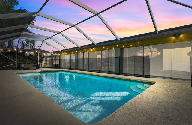 Sunshine Retreat w/Heated Pool & Ocean Accessn