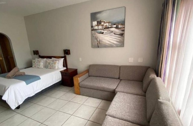 Suntide Cabanas ground floor studio apartment, Margate beach