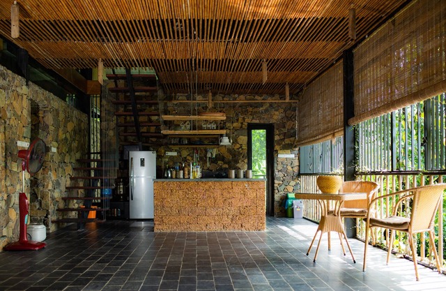 Suoi House with astonishing environment combine with Japanese-homestay style