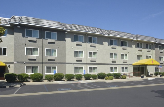 Super 8 by Wyndham Chico
