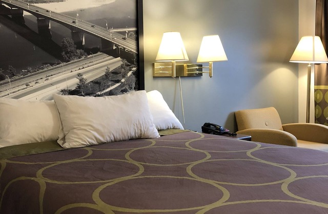 Super 8 by Wyndham Kamloops East