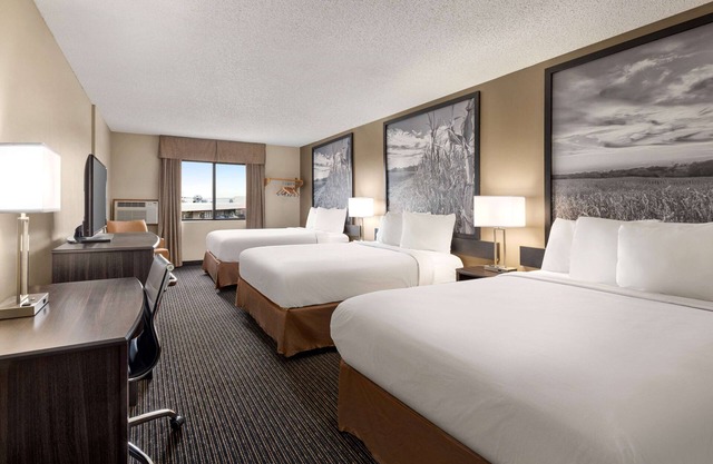 Super 8 by Wyndham Lincoln North