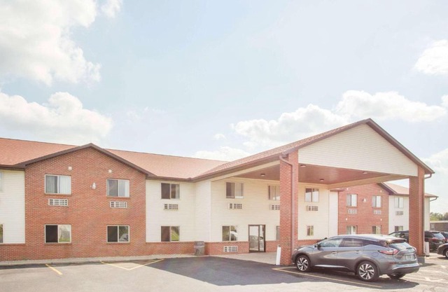 Super 8 by Wyndham Monmouth IL