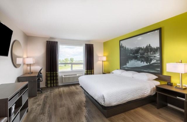 Super 8 by Wyndham Winnipeg East MB