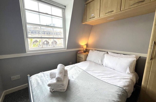 Super Central Apartment in Bristol's Old City