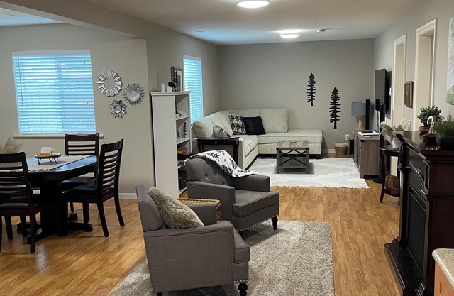 Super clean, Bright 1 Bdrm suite in Quiet Cedar Valley with AC and Fireplace