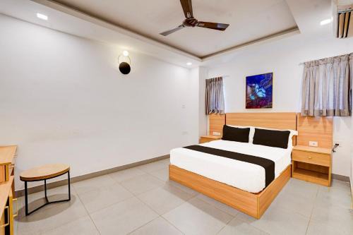 Super Collection O Eswar Grand Residency