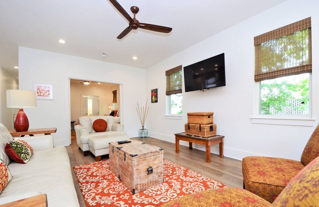 SUPER COMFY & BEAUTIFUL 3/3 TOWNHOME - BEST LOCATION! HEART OF NOLA